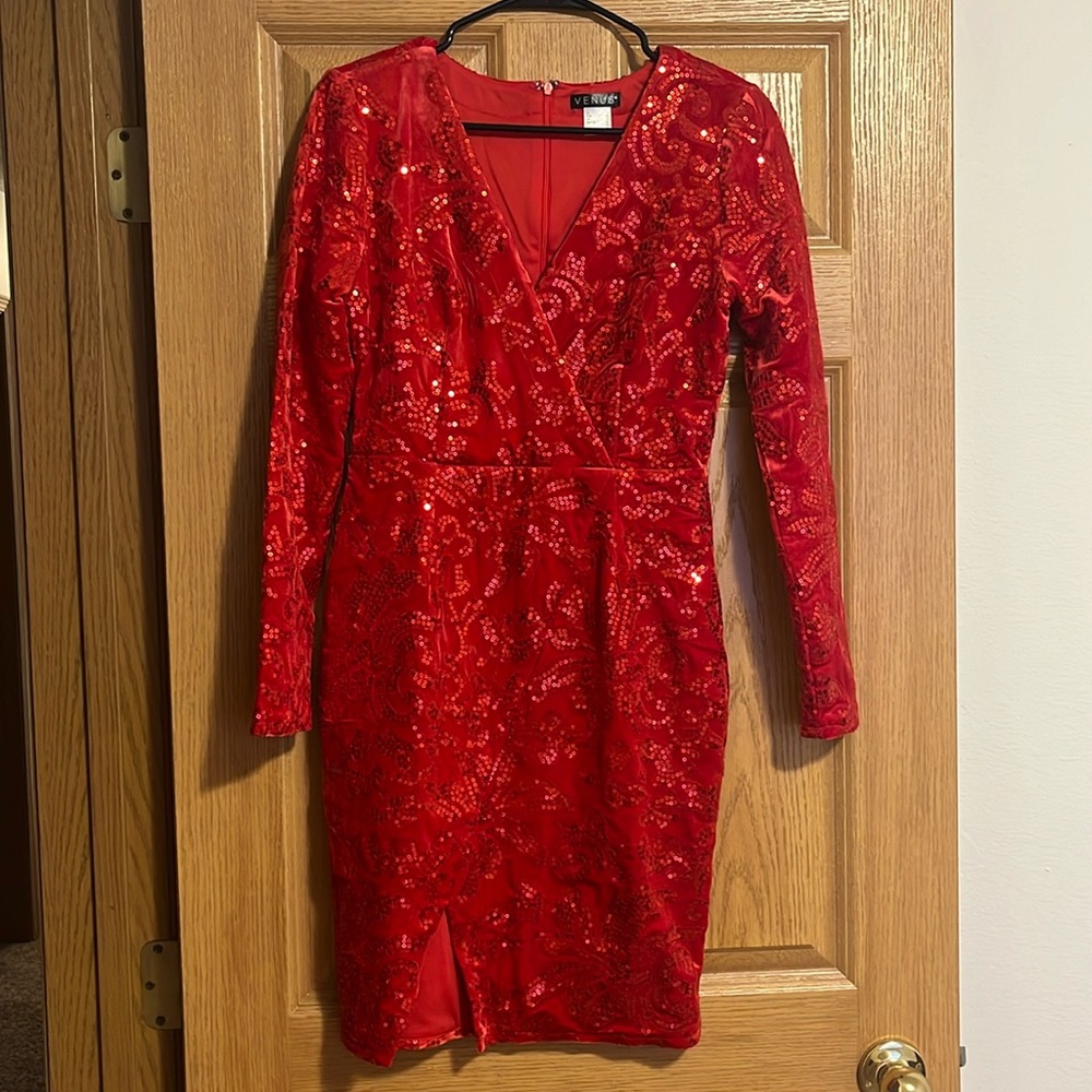 Venus dress size 6